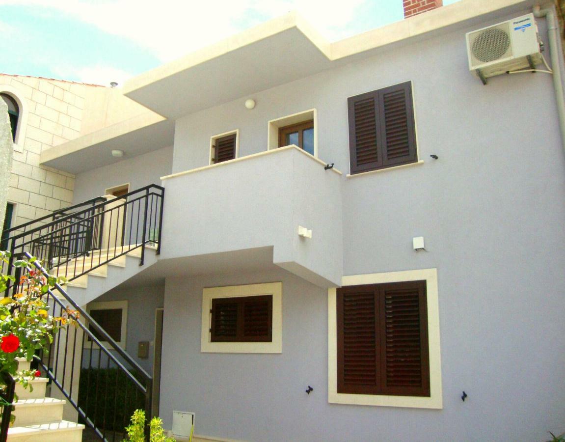Apartmani Bezma Bol Exterior photo